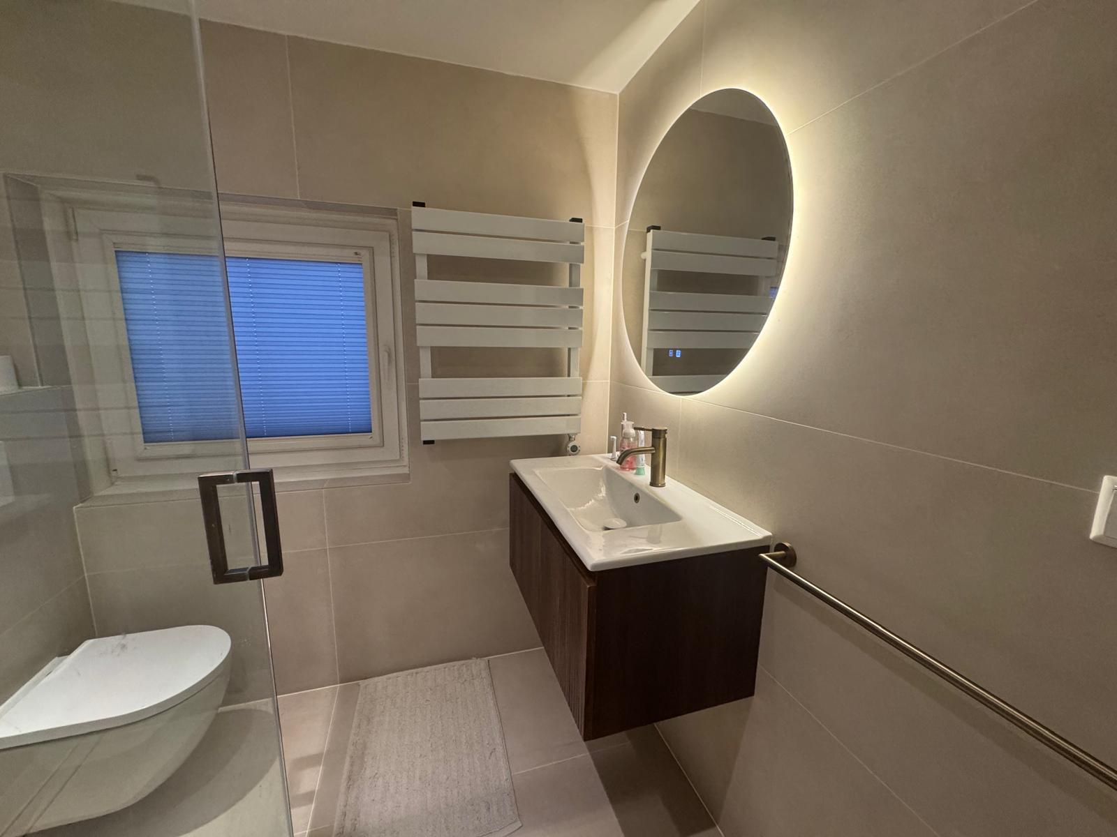 c71072c5-cf5f-459b-bf1f-7989572ca6fd